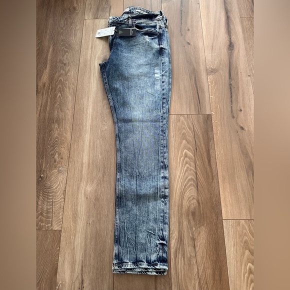 Guess Men’s Slim Taper Jeans - Picture 6 of 8